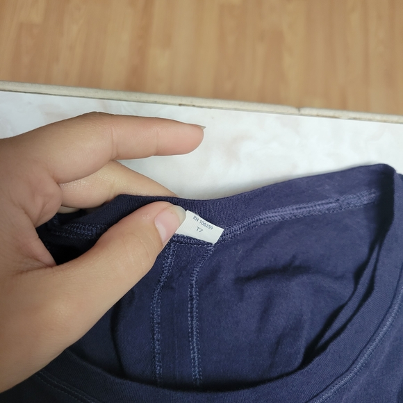 Lululemon Bend & Twist Tank Top Size 6 Navy Blue Sleeveless Athletic Yoga - Picture 5 of 5